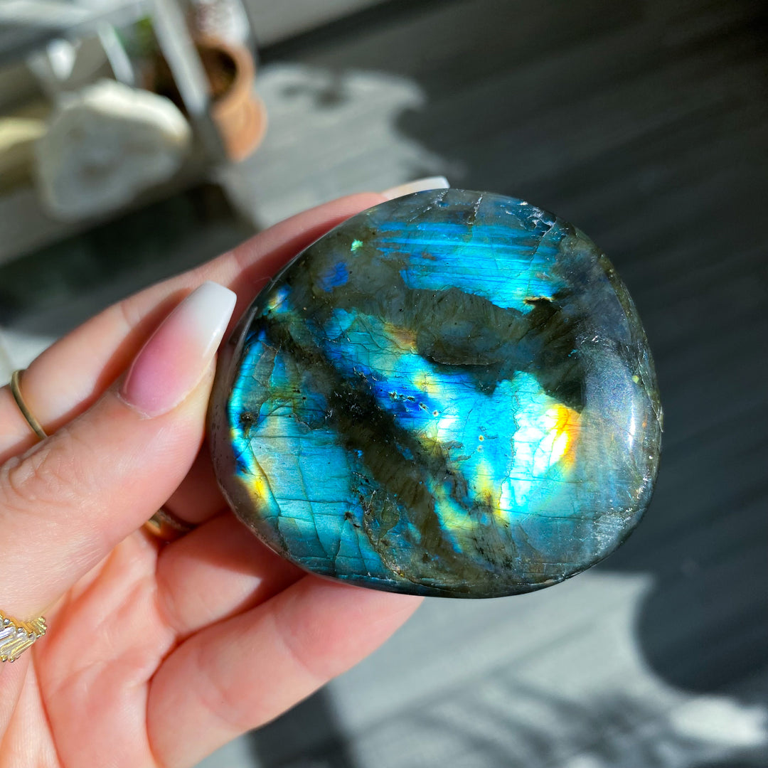 Round Flashy Labradorite Palm Stone 
