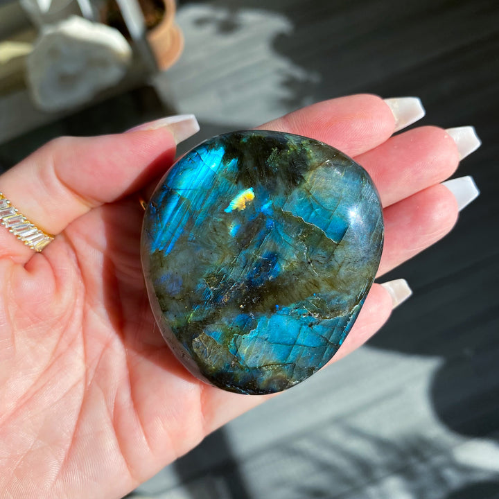 Round Flashy Labradorite Palm Stone 