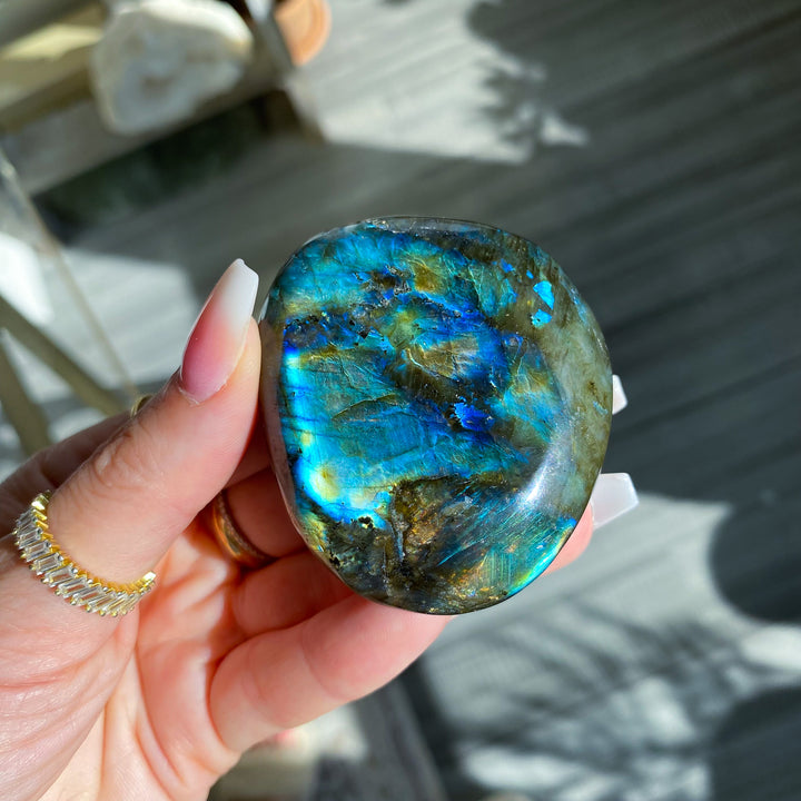 Round Flashy Labradorite Palm Stone 