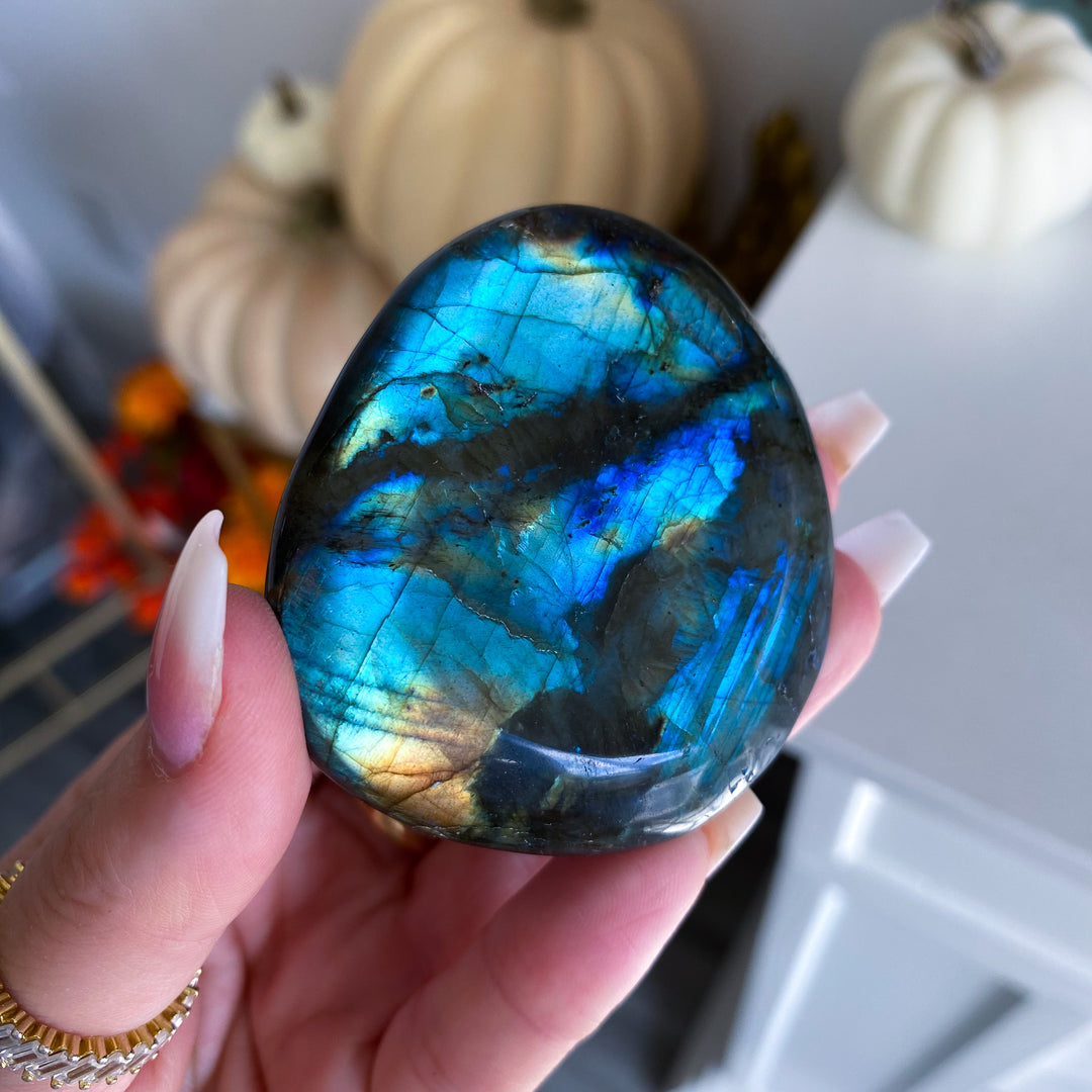 Round Flashy Labradorite Palm Stone 