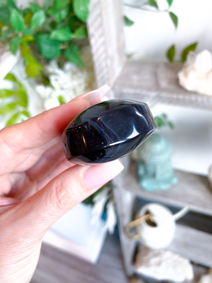 Black Agate Palm Stone #7 - Protection