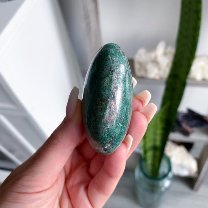 Mica Rich Green Aventurine Palm Stone