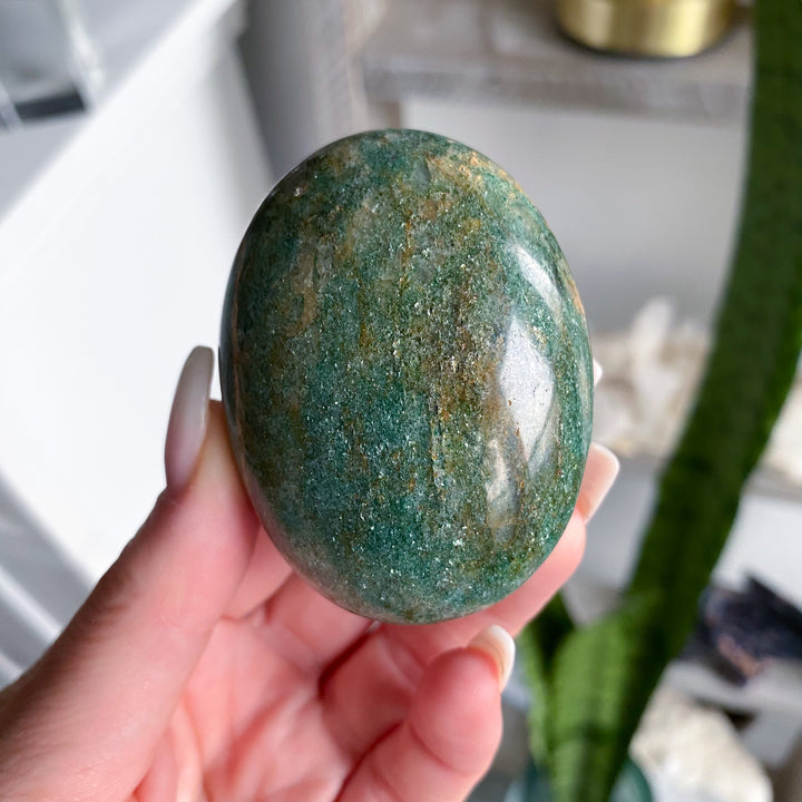 Mica Rich Green Aventurine Palm Stone