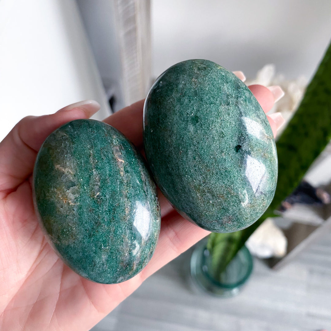 Mica Rich Green Aventurine Palm Stone
