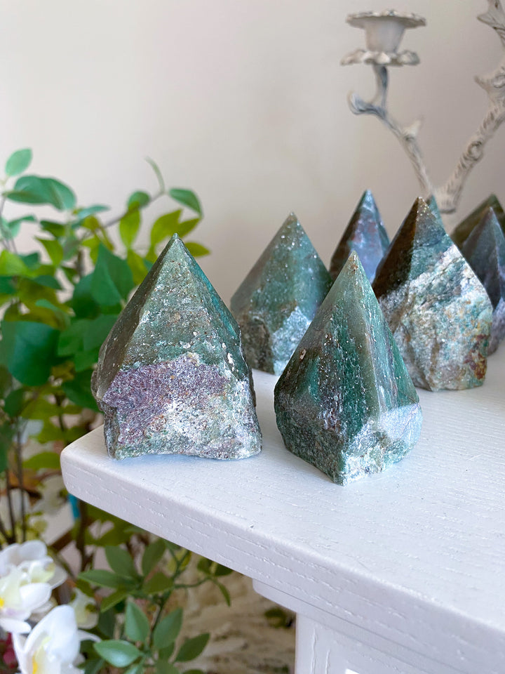MONEY MAGNET Dark Green Aventurine Top Polish Point