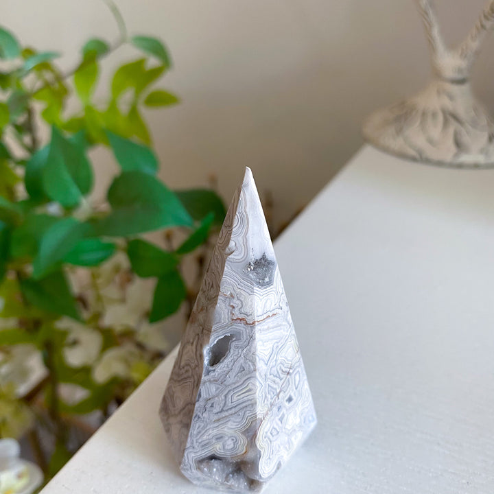 White Drusy Crazy Lace Agate Tower 