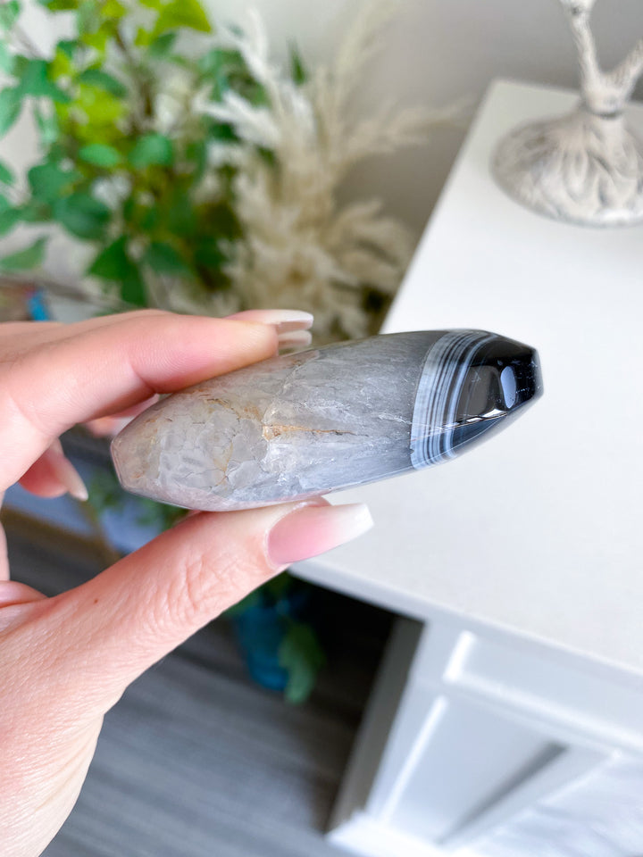 Black Agate Palm 