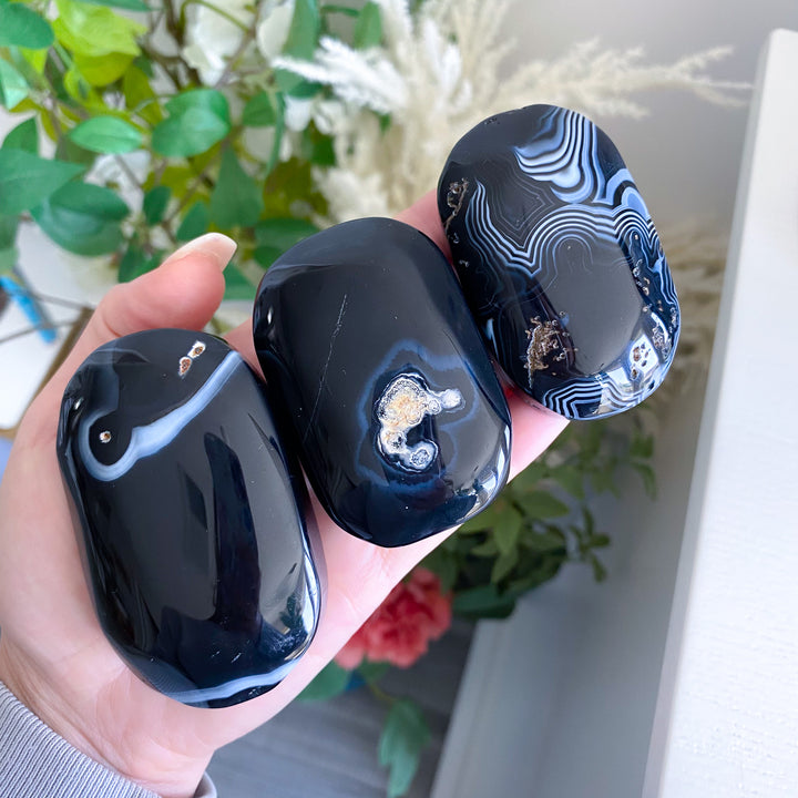 B Quality Black Agate Palm Stone