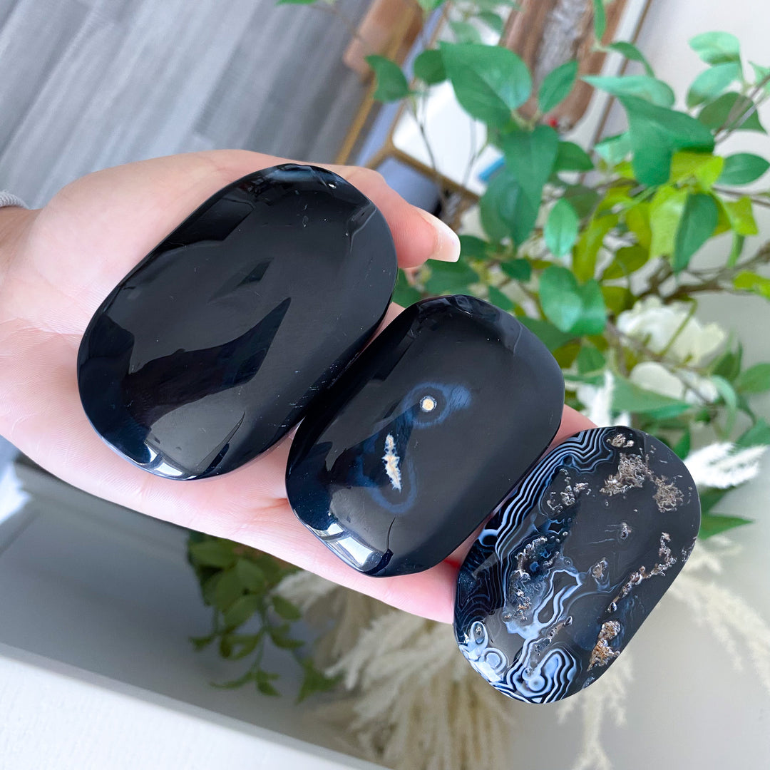 B Quality Black Agate Palm Stone