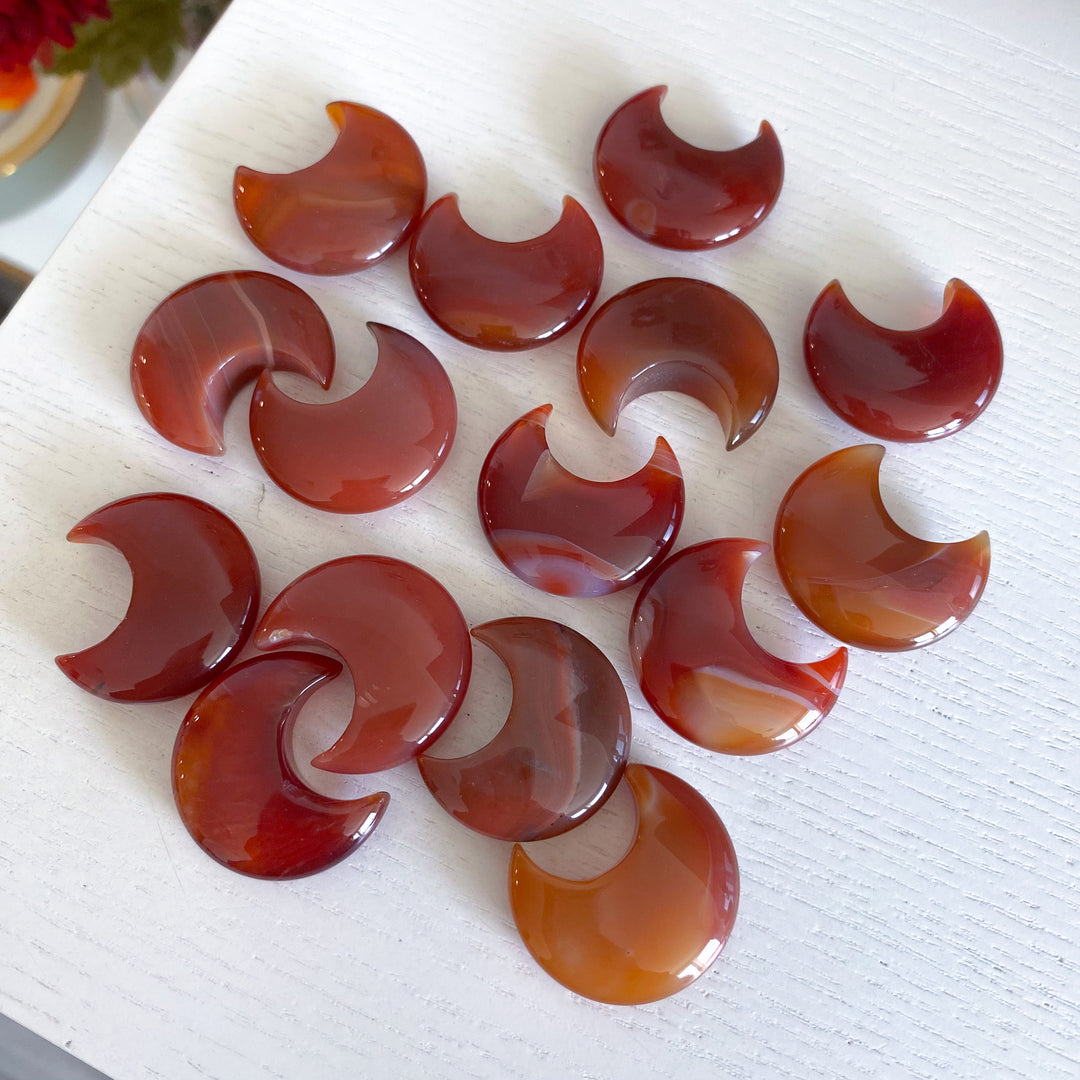 Carnelian Small Moon Carving