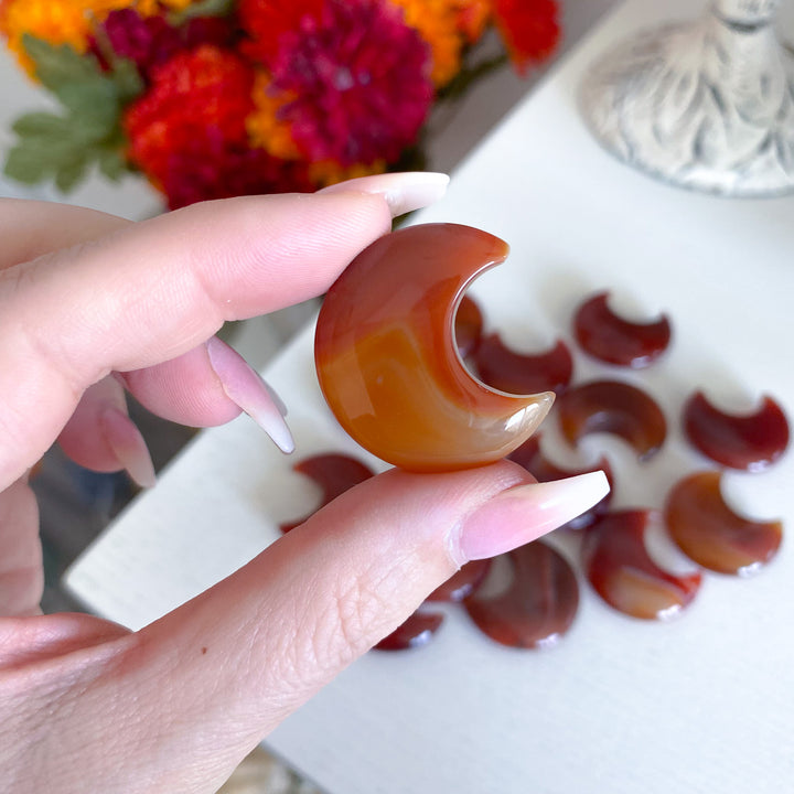 Carnelian Small Moon Carving