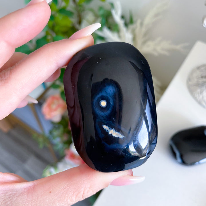 B Quality Black Agate Palm Stone