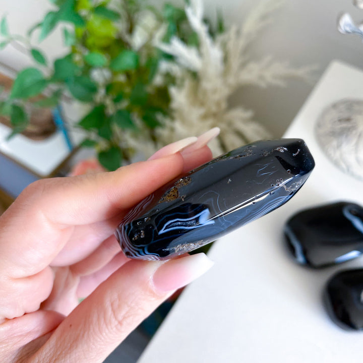B Quality Black Agate Palm Stone