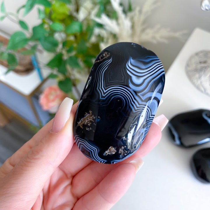 B Quality Black Agate Palm Stone