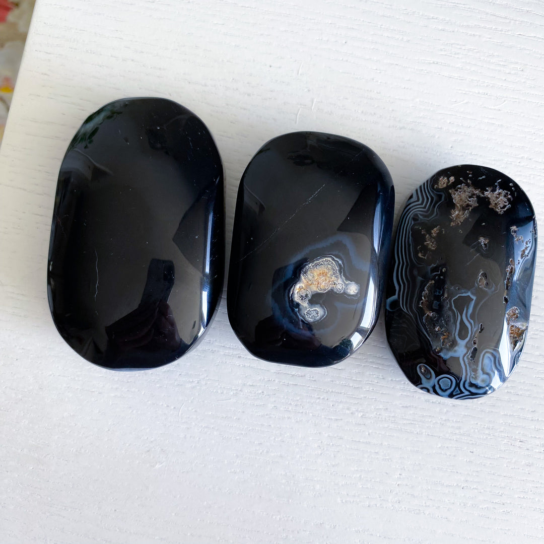 B Quality Black Agate Palm Stone