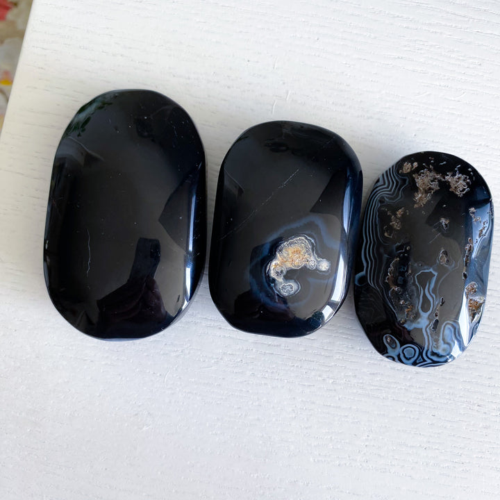 B Quality Black Agate Palm Stone
