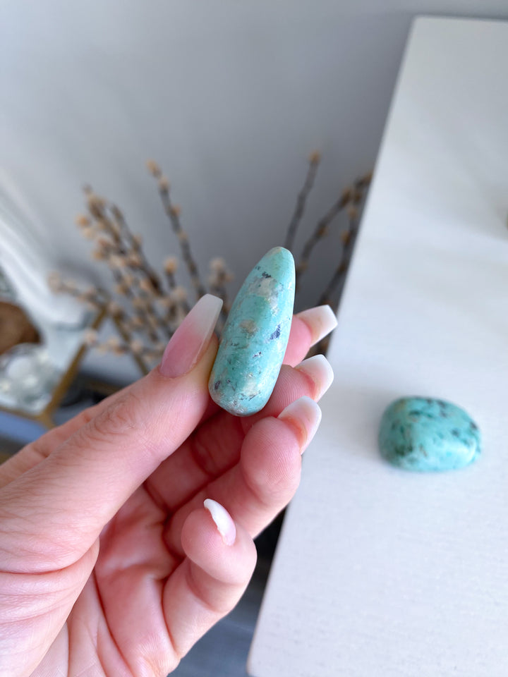 Peruvian Turquoise Pebble Stone