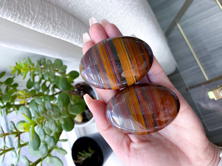 High Quality Tiger Iron Palm Stone