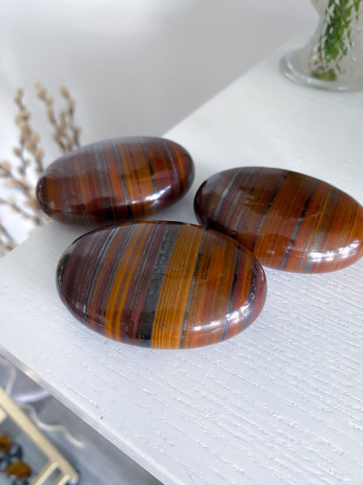 High Quality Tiger Iron Palm Stone