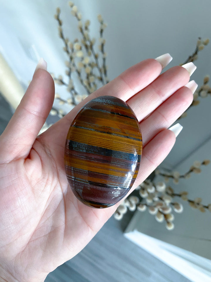 High Quality Tiger Iron Palm Stone