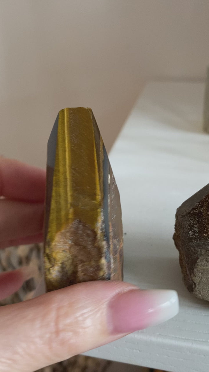 Tiger Eye Point - B Quality