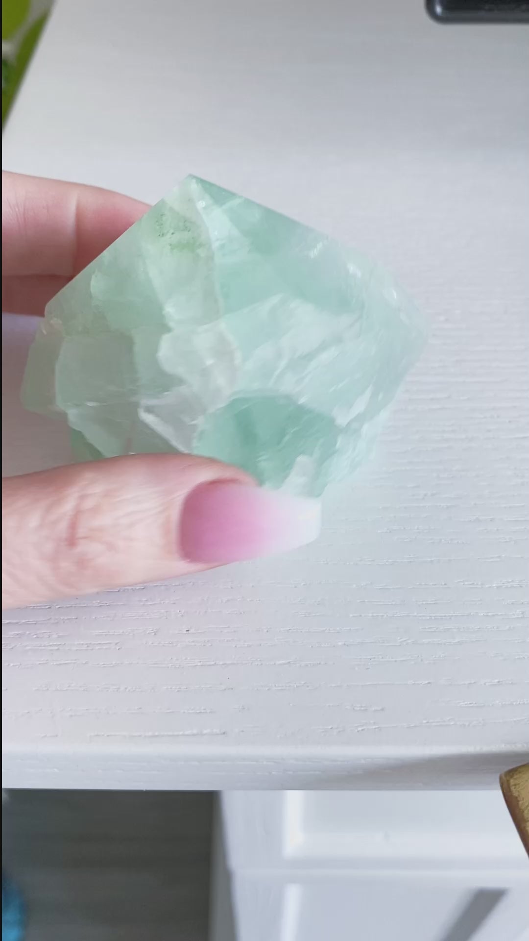 Minty Green Fluorite Tower Point - Balance - Intellect - Protection - Aura Cleanse - Communication - Visions