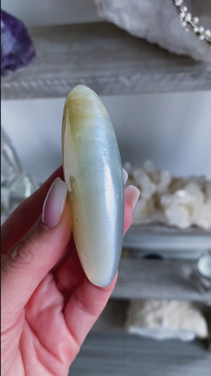 Long Moonstone Palm 