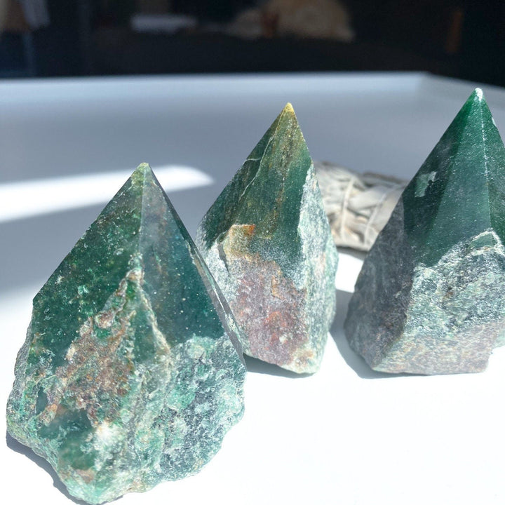 ABUNDANCE: Green Aventurine Point or Palm