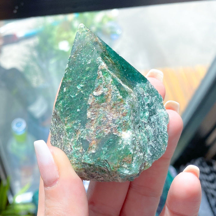 Green Aventurine Point or Palm: ABUNDANCE