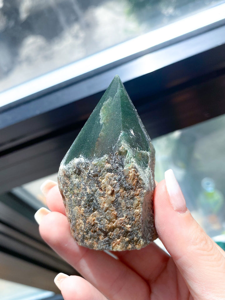 Green Aventurine Point or Palm: ABUNDANCE