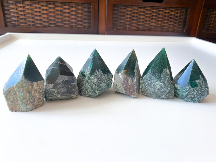 ABUNDANCE: Green Aventurine Point or Palm
