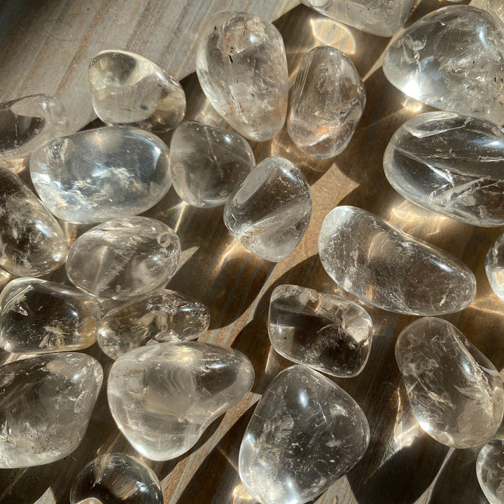 AMPLIFIER Clear Crystal Tumbled Stone