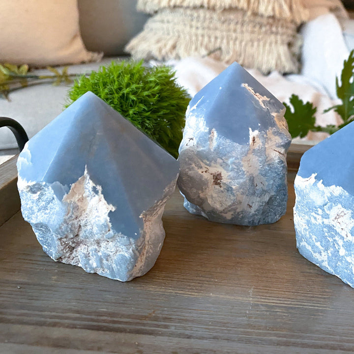 SPIRIT GUIDE Angelite Crystal Top Polish Point