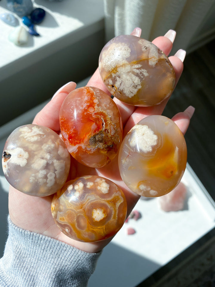 HAPPY Flower Agate Palm Pebble Stone