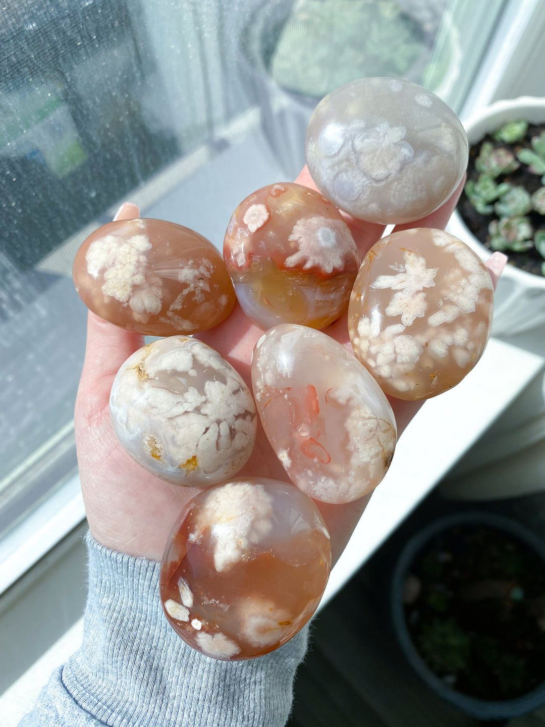 HAPPY Flower Agate Palm Pebble Stone