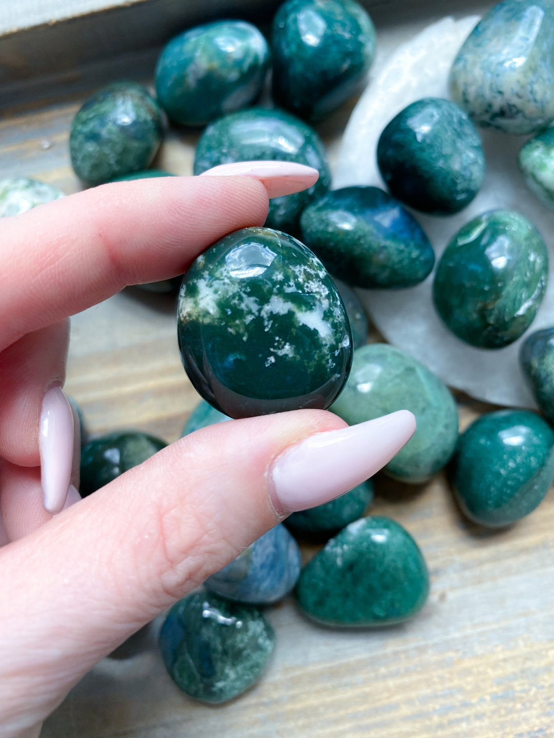 SPUNKY Moss Agate Tumble Stone