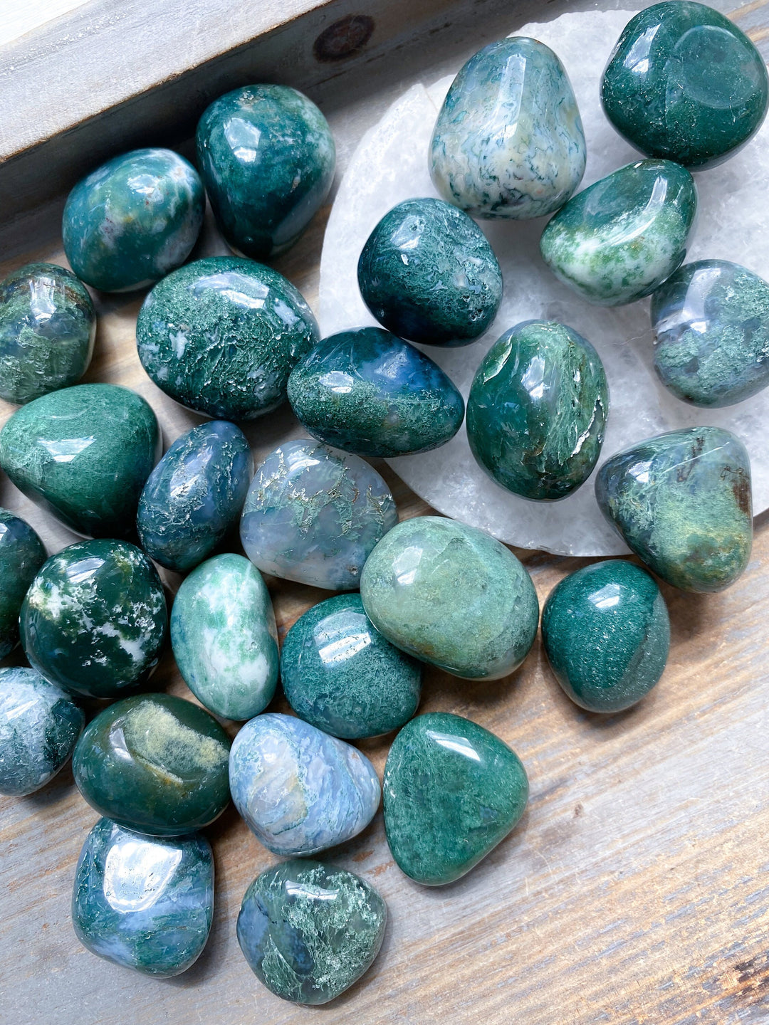 SPUNKY Moss Agate Tumble Stone