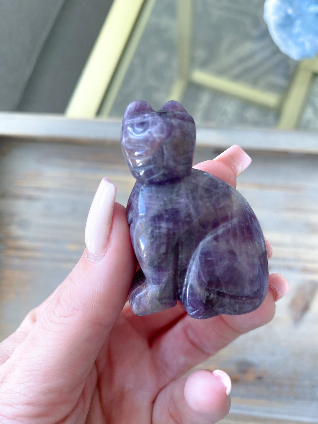 Amethyst Cat Carving- Protection - Energy Cleanse Crystal - Calming - Creativity - Crown Third Eye Chakra