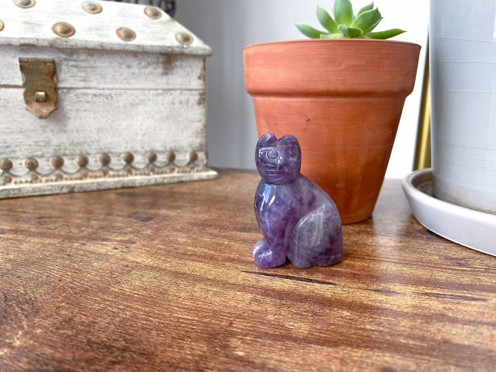 Amethyst Cat Carving- Protection - Energy Cleanse Crystal - Calming - Creativity - Crown Third Eye Chakra