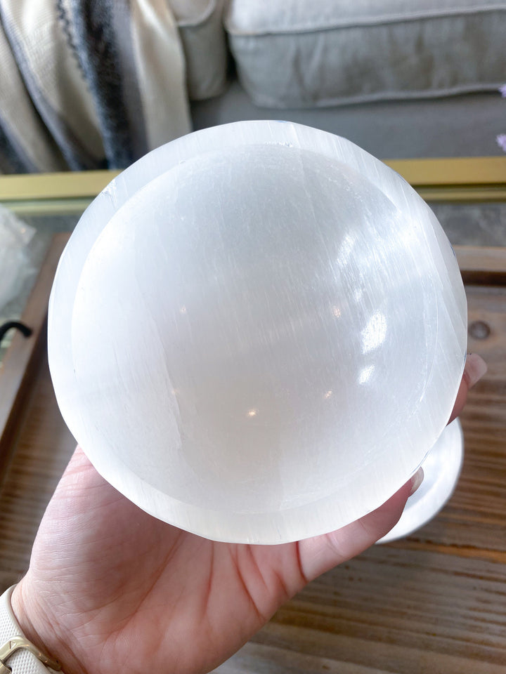 Selenite Round Circle Bowl with Stand - Bowls  - Healing Crystal - Charging Stone - Meditation - Crystal Charging Station - Tool