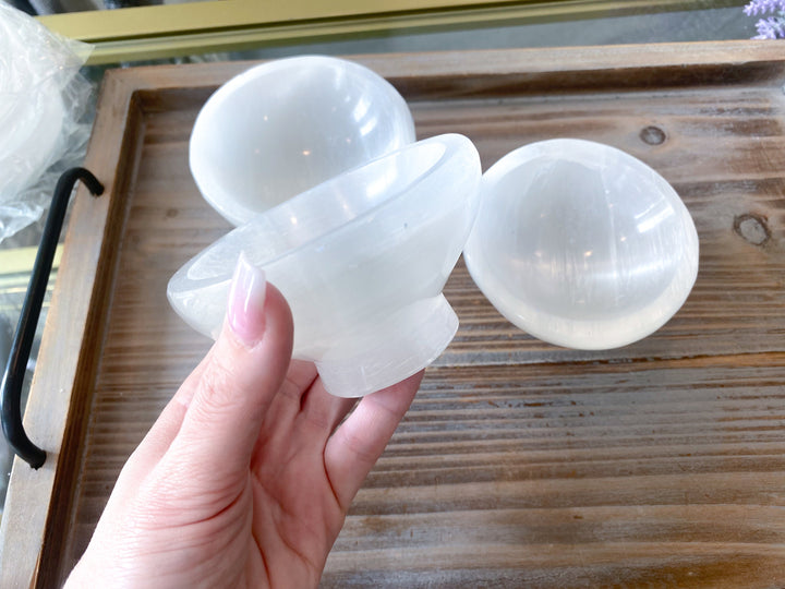 Selenite Round Circle Bowl with Stand - Bowls  - Healing Crystal - Charging Stone - Meditation - Crystal Charging Station - Tool