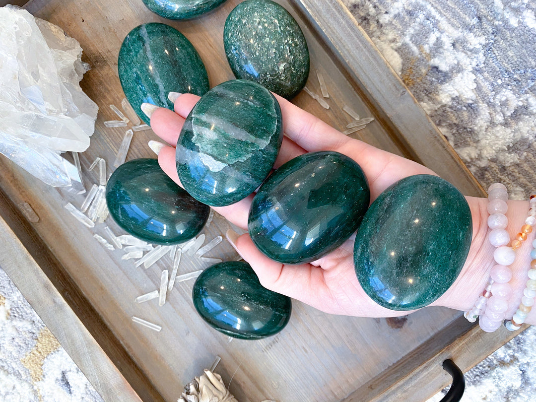 ABUNDANCE Green Aventurine Point or Palm