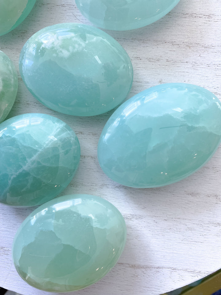 Pistachio Sea Green Calcite Palm Stone