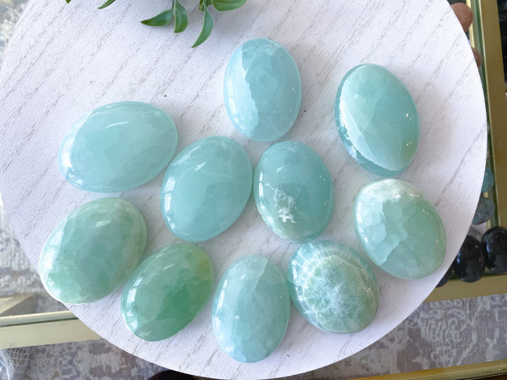 Pistachio Sea Green Calcite Palm Stone