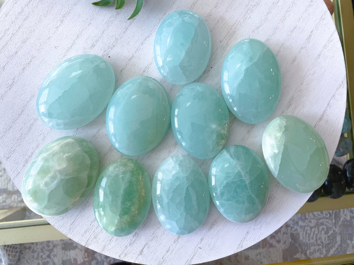 Pistachio Sea Green Calcite Palm Stone