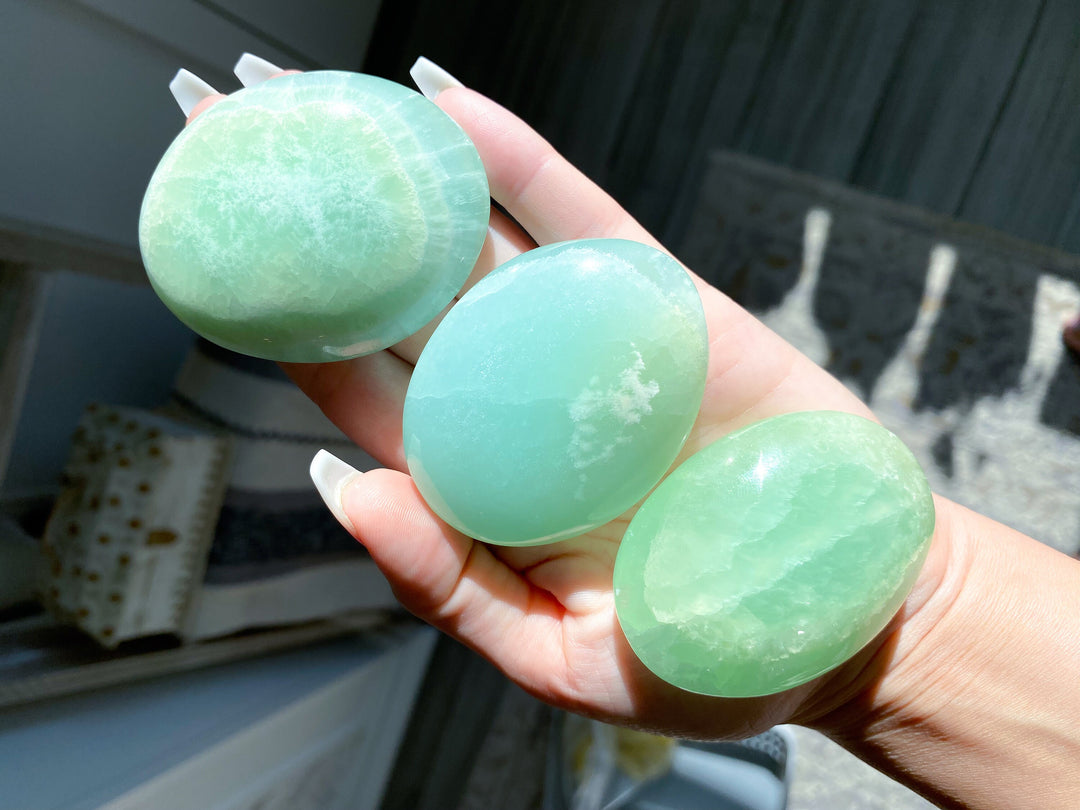 Pistachio Sea Green Calcite Palm Stone