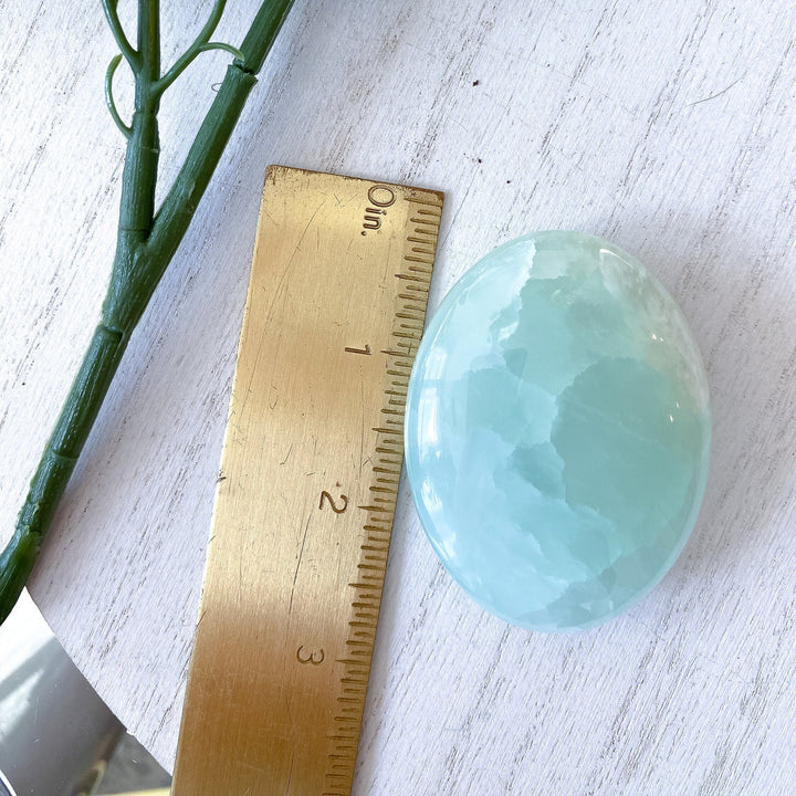 Pistachio Sea Green Calcite Palm Stone