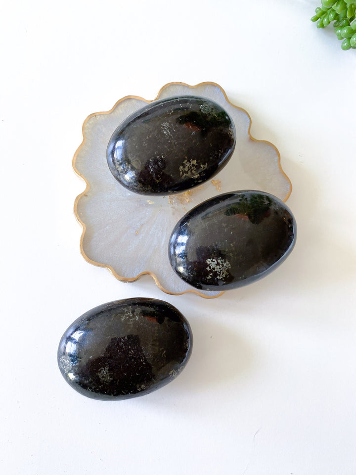 FLASHY Black Galaxy Jasper Palm Stone